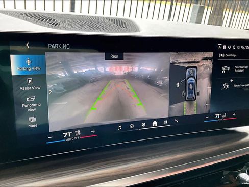 Used 2024 BMW X7 M60i image 26