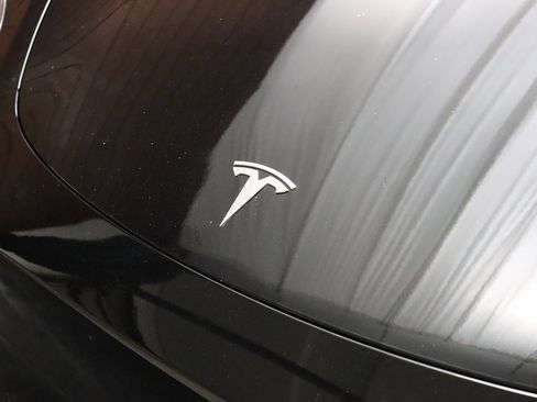 Used 2022 Tesla Model Y Performance image 13