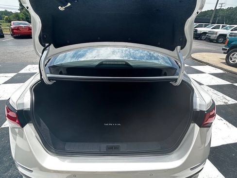 Used 2025 Nissan Sentra SR FWD image 8