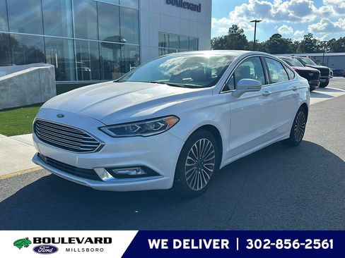 Used 2017 Ford Fusion SE w/ Fusion SE Technology Package FWD image 1