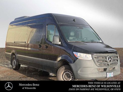 Used 2024 Mercedes-Benz Sprinter 2500 image 1