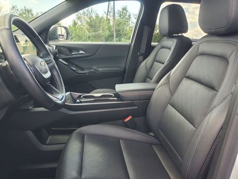 Used 2025 Chevrolet Equinox LT w/ Convenience Package II FWD image 5