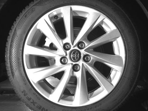 Used 2024 Toyota Camry SE FWD image 12