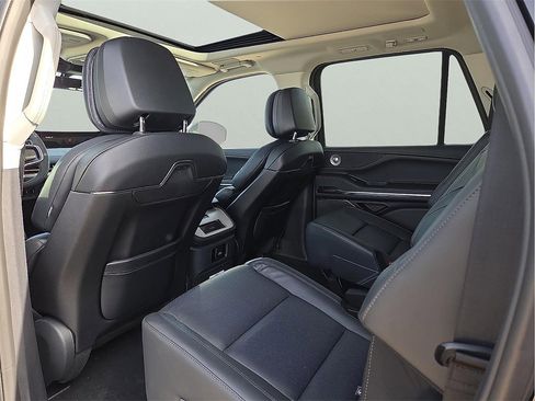 New 2025 Lincoln Navigator L Reserve image 10