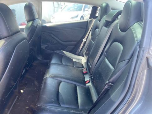 Used 2018 Tesla Model 3 Long Range RWD image 12