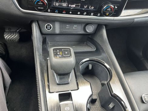 Used 2023 Nissan Rogue SL w/ SL Premium Package image 41