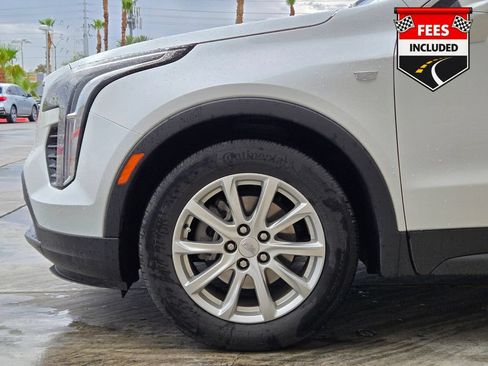 Used 2023 Cadillac XT4 Luxury w/ Cold Weather Package FWD image 6