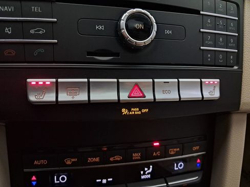 Used 2016 Mercedes-Benz E 350 4MATIC Sedan image 24