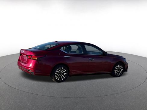 Used 2025 Nissan Altima 2.5 SV image 15