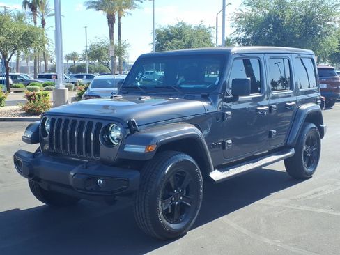 Used 2020 Jeep Wrangler Unlimited Sahara AWD/4WD image 8