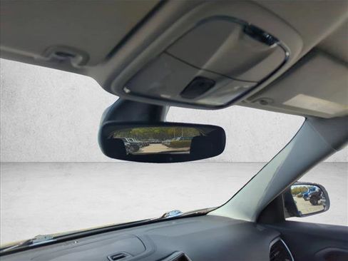 Used 2020 Jeep Cherokee Limited image 11