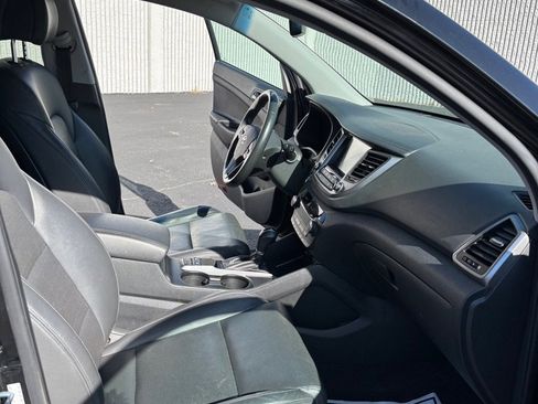 Used 2017 Hyundai Tucson Limited w/ Cargo Package image 9