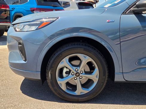 Used 2024 Ford Escape ST-Line w/ Tech Pack #1 AWD/4WD image 7