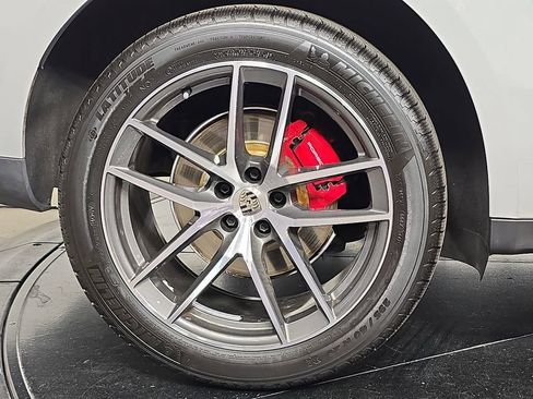 Certified 2023 Porsche Macan S AWD/4WD image 29