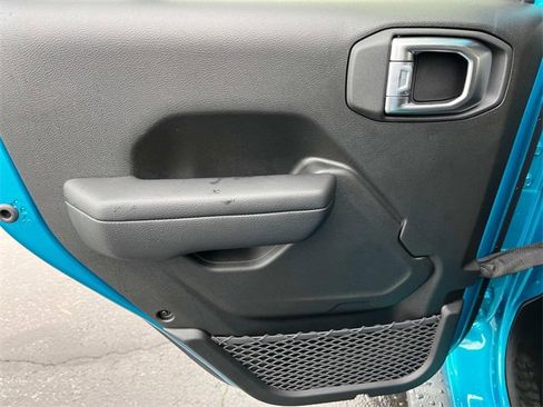 New 2024 Jeep Wrangler Unlimited Rubicon w/ Technology Group image 21