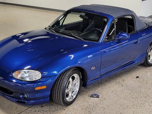 Used 1999 MAZDA MX-5 Miata RWD image 23