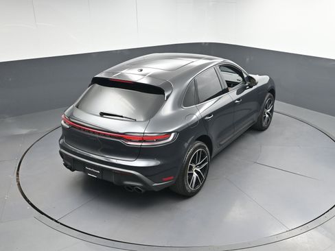 Used 2022 Porsche Macan image 38