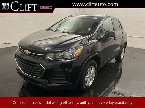 Used 2022 Chevrolet Trax LS w/ Tint and Cruise Package image 1
