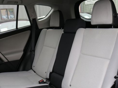 Used 2016 Toyota RAV4 XLE image 17