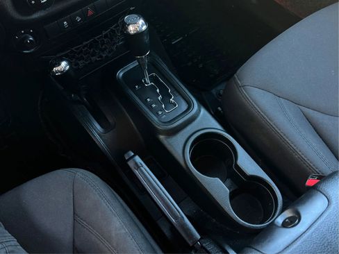 Used 2018 Jeep Wrangler Unlimited Sport S AWD/4WD image 13