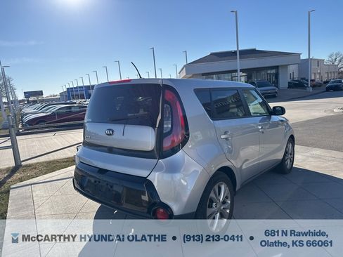 Used 2016 Kia Soul + image 14