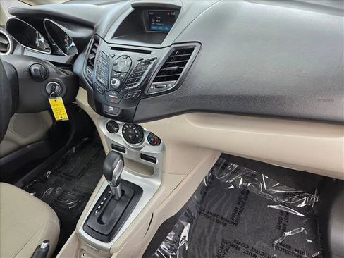 Used 2019 Ford Fiesta SE FWD image 19