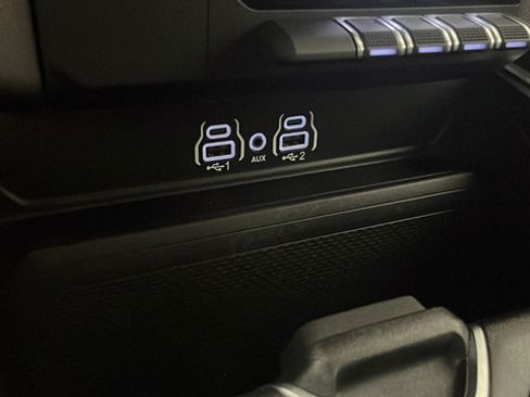 Used 2025 RAM 1500 Big Horn AWD/4WD image 35