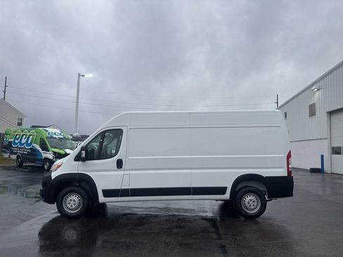 Used 2024 RAM ProMaster 2500 image 4