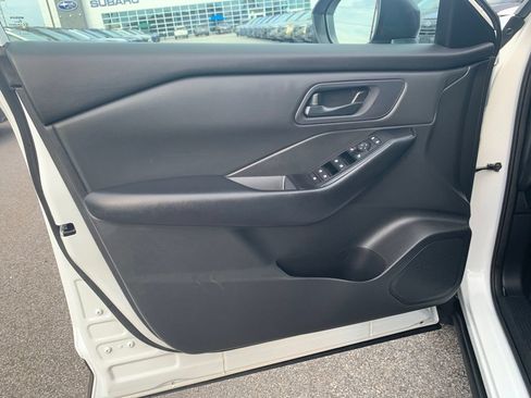 Used 2024 Nissan Rogue S AWD/4WD image 16