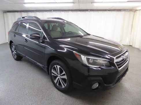 Used 2019 Subaru Outback 2.5i Limited w/ Popular Package #2 image 1