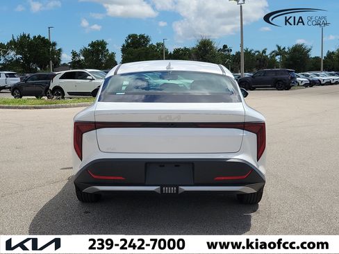 New 2026 Kia K4 FWD image 5