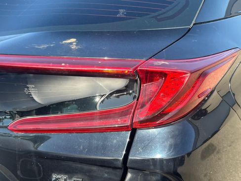 Used 2020 Toyota Prius Prime XLE image 18