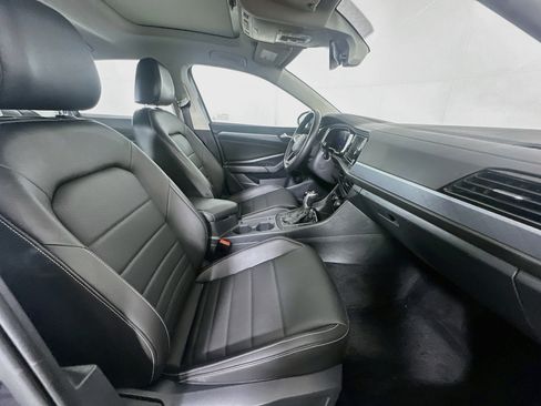 Used 2022 Volkswagen Jetta SE w/ Panoramic Sunroof Package FWD image 30