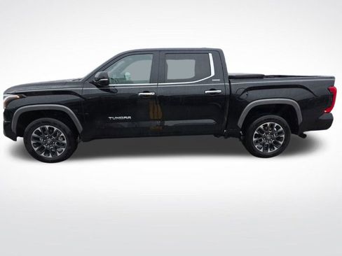 Used 2025 Toyota Tundra Limited AWD/4WD image 36