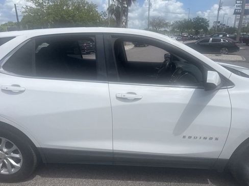 Used 2018 Chevrolet Equinox LT image 2