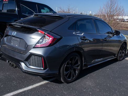 Used 2017 Honda Civic Sport image 4
