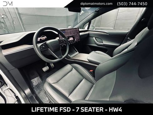 Used 2025 Tesla Model X AWD/4WD image 16