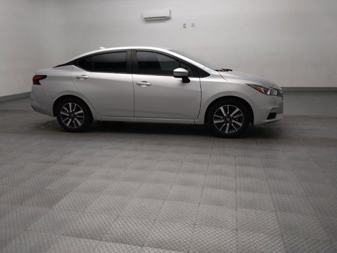 Used 2021 Nissan Versa SV image 11