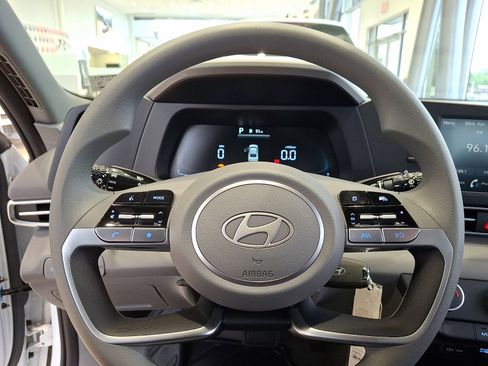 New 2026 Hyundai Elantra SE FWD image 10