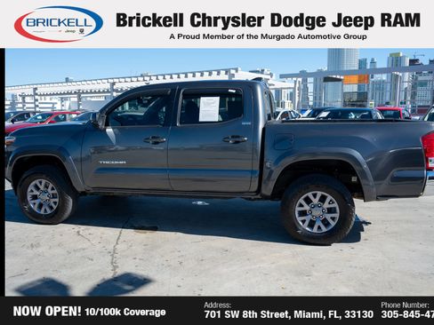 Used 2017 Toyota Tacoma SR5 w/ Tow Package image 8