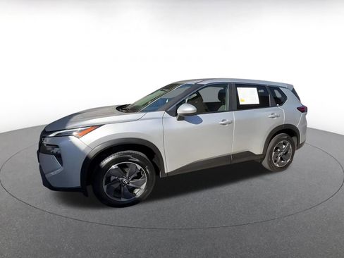 Used 2025 Nissan Rogue SV FWD image 8