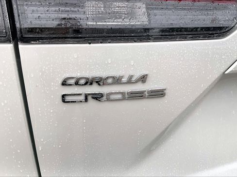 Used 2026 Toyota Corolla Cross LE FWD image 30