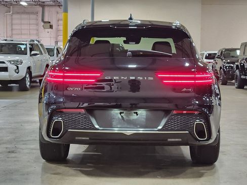Used 2024 Genesis GV70 2.5T w/ Select Package image 10
