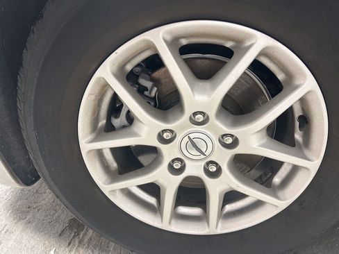 Used 2024 Chrysler Pacifica Touring-L image 38