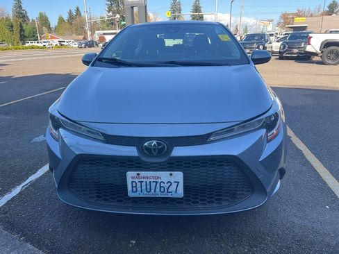 Used 2020 Toyota Corolla LE image 3