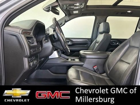 Used 2021 Chevrolet Suburban LT AWD/4WD image 19