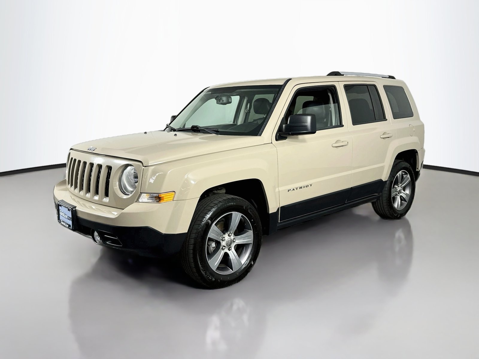 Used 2017 Jeep Patriot High Altitude AWD/4WD image 3