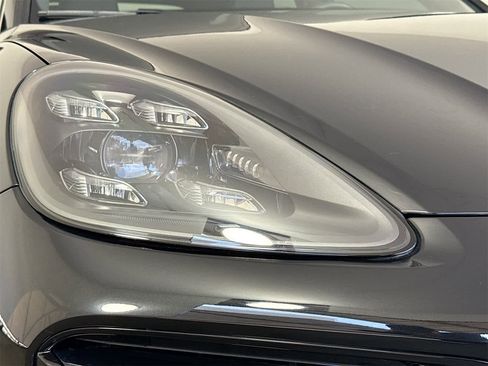 Used 2023 Porsche Cayenne Turbo S image 38