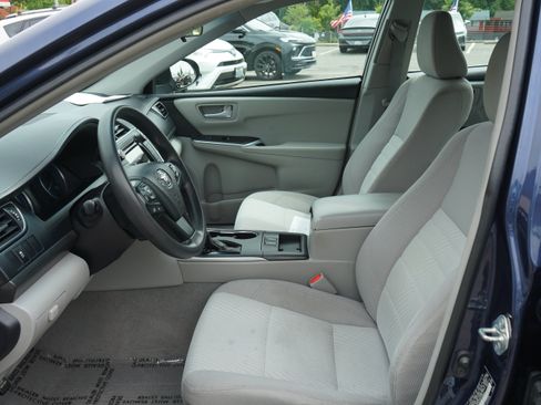 Used 2016 Toyota Camry LE FWD image 14