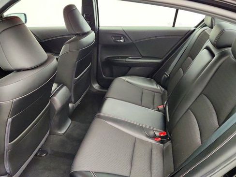 Used 2016 Honda Accord Sport image 21